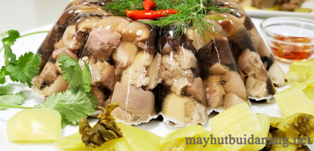 Thịt đông - món ăn ngày tết độc đáo của người Việt đặc biệt là người dân miền Bắc.